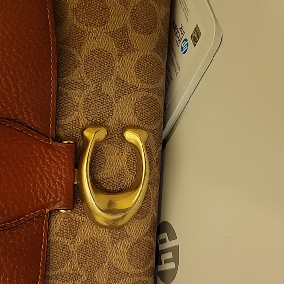 Coach bag with matching wallet - Picture 3 of 10